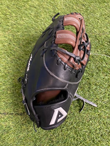 Black Akadema Torino Series RH First Base Baseball Glove 12.5" (Used)