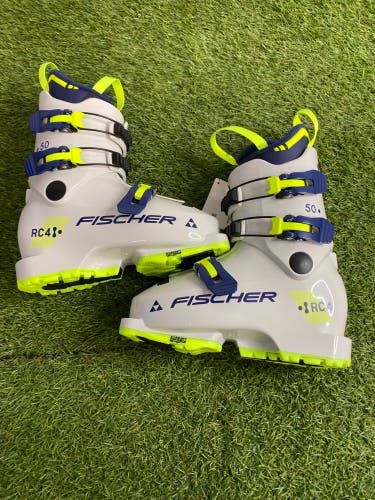 Mondo 21 & 21.5 Kid's Fischer RC4 50 JR Ski Boots (New)