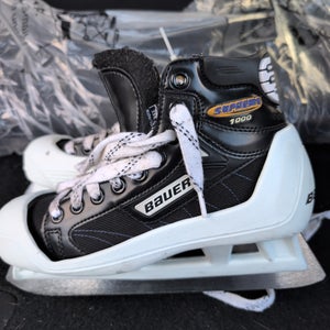 Bauer Supreme 1000 Hockey Skates Extra Wide Width Size 2 (Used)