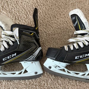 CCM Tacks 9060 Hockey Skates Size 2.5 Junior