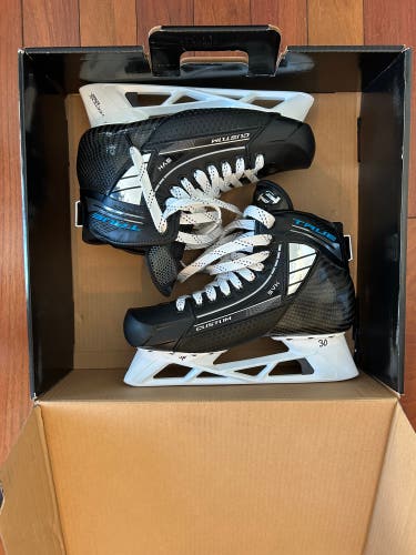 (New) True Custom Pro Hockey Goalie Skates size 9 Regular Width Stock 9