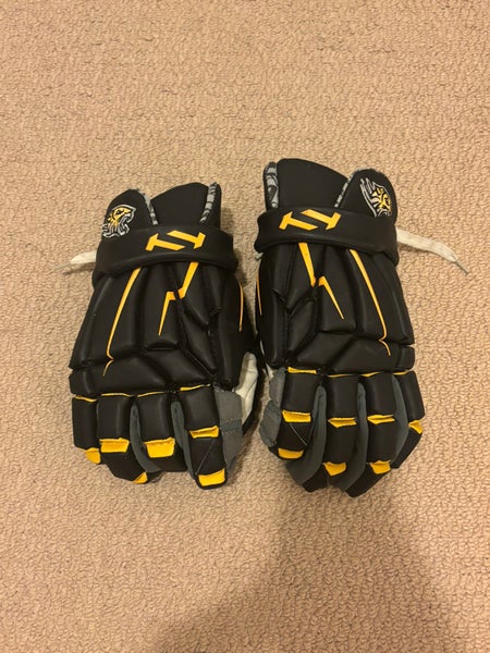 True N1X Lacrosse Gloves 14" (Used)