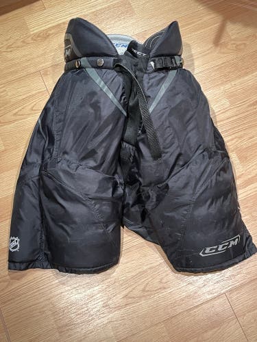 Senior Medium CCM Vector 02 Hockey Pants (Used)