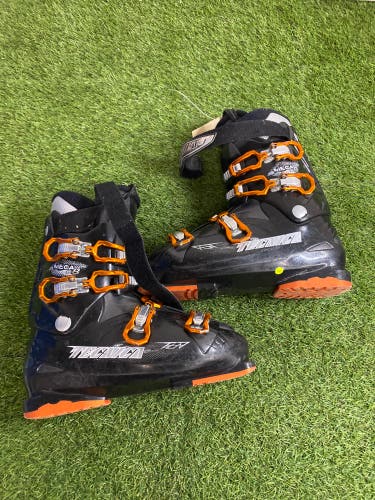 Mondo 30 & 31 Tecnica Mega RT 8+ Ski Boots (Used)