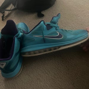 Men's Size M 10.5 (W 11.5) Nike Lebron 8 Shoes (Used)