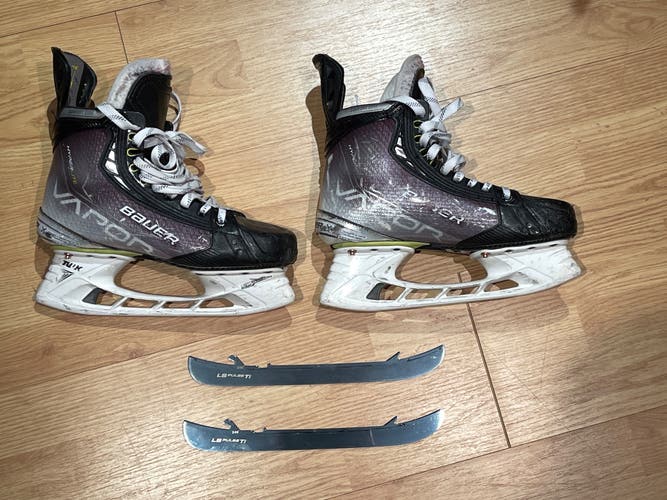 2021 Bauer Vapor Hyperlite Hockey Skates Pro Stock Size 5 (Used)