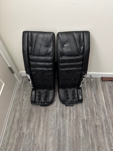 31" True Catalyst 7X3 Goalie Leg Pads (Used)