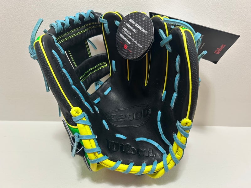 2025 Wilson A2000 RH Infield Baseball Glove 11.25" (New)