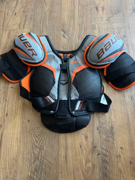 Women's XL Senior Bauer Supreme One.4 Shoulder Pads (Used)