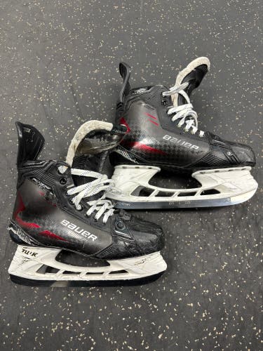 2024 Bauer Supreme Shadow Hockey Skates Regular Width Pro Stock 9 (Used)