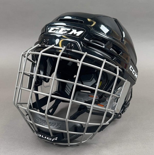 CCM Tacks 910 M Medium 7" to 7 1/2" Senior Hockey Helmet