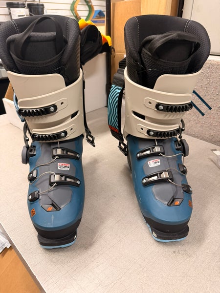 Worn OnceUnisex K2 Mindbender Ski Boots 28.5