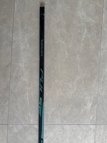 Senior Bauer Pulse Right Handed Hockey Stick P92 70 Flex (New)