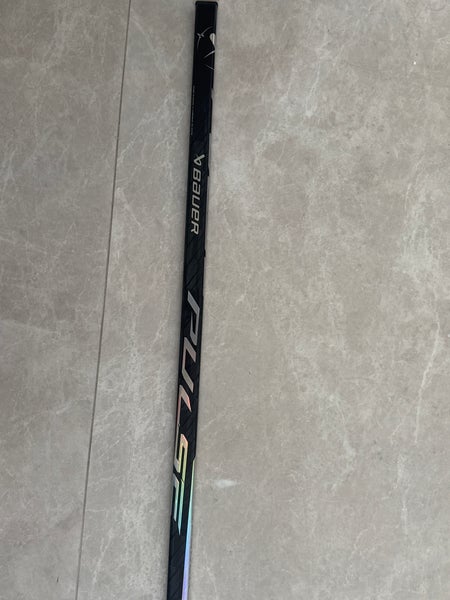 Senior Bauer Pulse Custom White Right Handed Hockey Stick P92 77 Flex (New)
