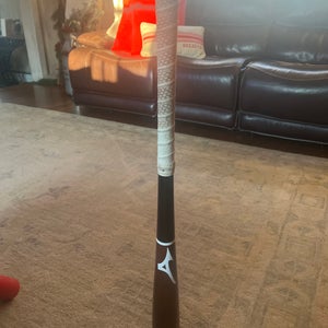 2022 Mizuno MZM62 Maple Bat 30 oz 33" (Used)