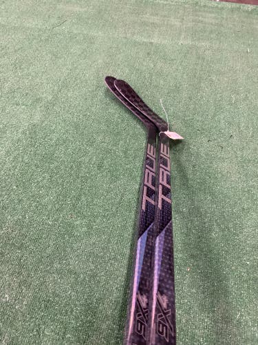 2-Pack Intermediate True HZRDUS 9X4 Hockey Stick Left Hand TC2 65 Flex Pro Stock (Used)