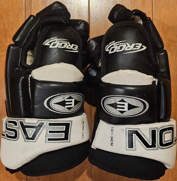 Easton Ultra Lite Ergo Thumb Hockey Gloves, Size 13.5/34cm Classic Pro Style (Used)