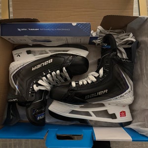 *barely used* Bauer Vapor Flylite Hockey Skates 9.5 (Used)