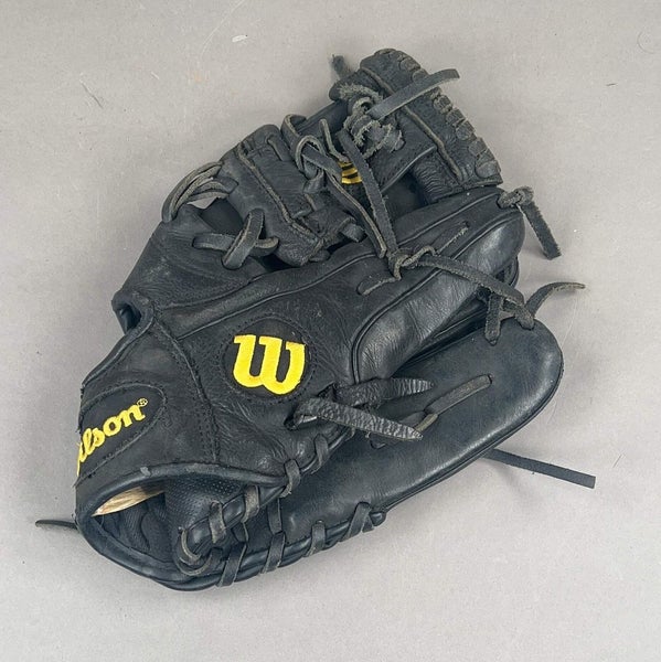 Wilson A700 11.75" Right Hand Thrower Baseball Glove