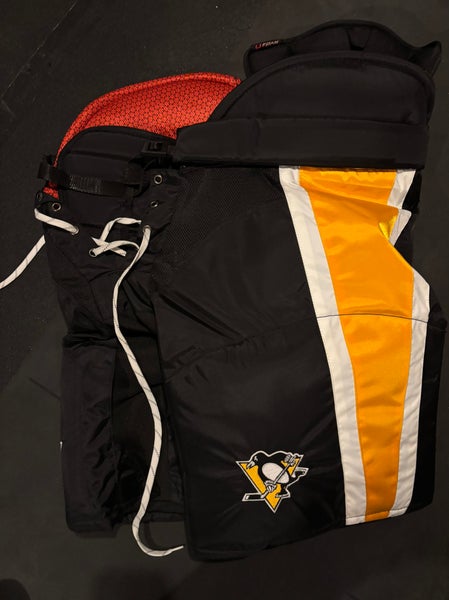 NHL Penguins Senior Medium CCM HP45X Hockey Pants (New)