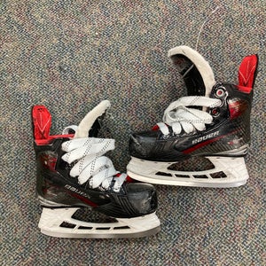 Youth Bauer Vapor X5 Pro Hockey Skates Regular Width 12.5 (Used)