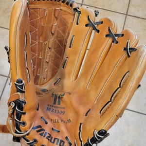 13" Mizuno RH Professional model Baseball Glove (Used)