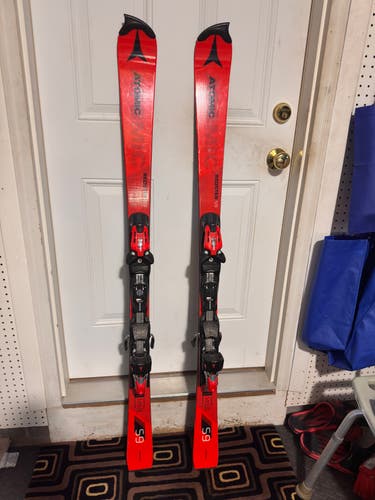 Unisex Racing 145 cm Atomic Redster S9 Skis With Bindings Max Din 12 (Used)
