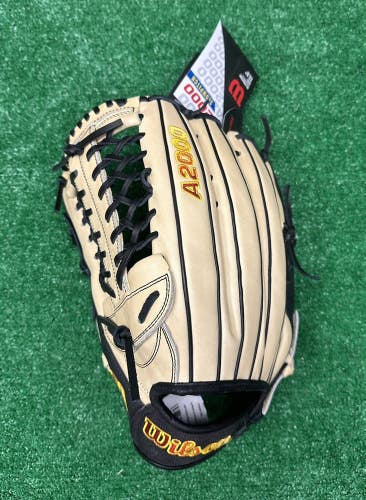 Wilson A2000 SP135 13.5" Slowpitch Softball Left Handed Adult Glove - Lefty