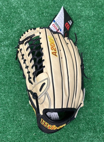 Wilson A2000 SP135 13.5" Slowpitch Softball Left Handed Adult Glove - Lefty