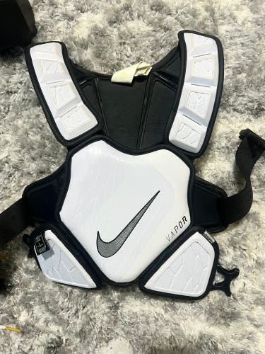Medium Adult Nike Vapor Shoulder Pads (Used)