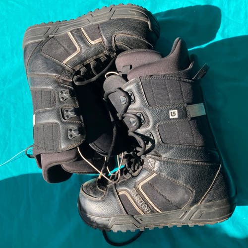 Burton Invader Men's Size 9.0 Snowboard Boots (Used)