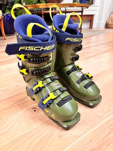 Mondo 23 & 23.5 Kid's Fischer Ranger 70 All Mountain Ski Boots Soft Flex (New)