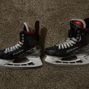 2021 Bauer Vapor 3X Hockey Skates Regular Width 8.5 (Used)