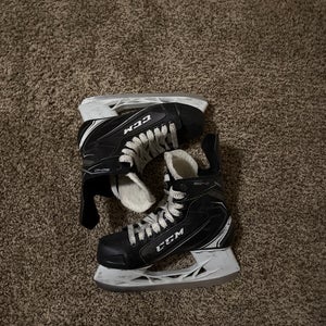2018 CCM Tacks 9040 Hockey Skates Regular Width 6 (Used)