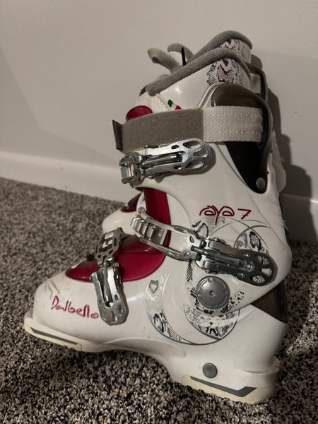 Mondo 25 & 25.5 Women's Dalbello Raya All Mountain Ski Boots Soft Flex (Used)