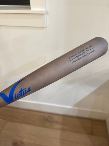Victus MH17 Pro Reserve Maple Wood Baseball Bat (-3) 32.5" 29.5 oz (New)