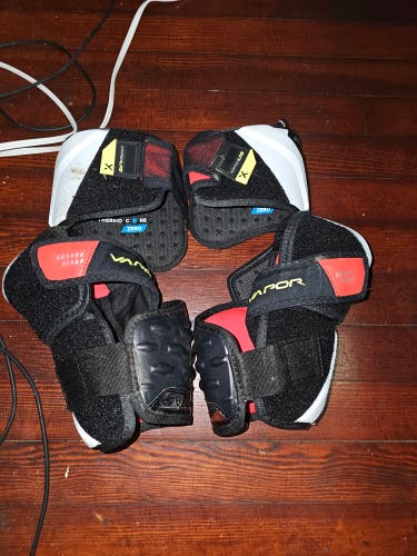 Senior Medium Bauer Vapor Hyperlite Elbow Pads (Used)