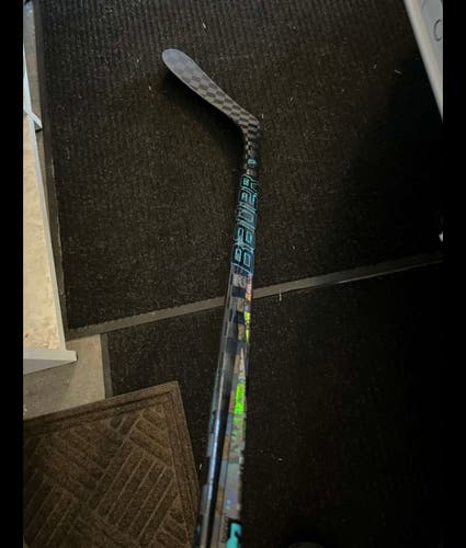 Intermediate Bauer Twitch Left Hand Hockey Stick 55 Flex (Used)