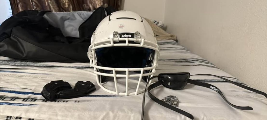Adult Large Schutt F7 VTD Helmet (Used) 2018