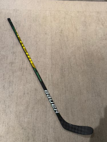 Intermediate Bauer Supreme Ultrasonic Left Hand Hockey Stick P28 65 Flex Pro Stock (Used)