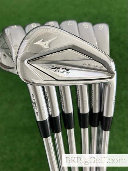 Mizuno JPX 923 Forged Iron Set 4-P / Dynamic Gold 105 Stiff