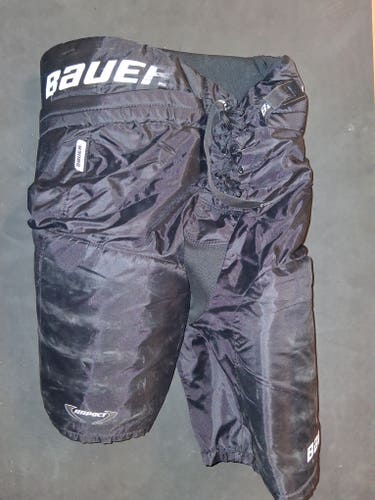 Senior Medium Bauer Impact 500 black Hockey player Pants (Used)