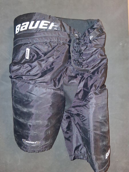 Senior Medium Bauer Impact 500 black Hockey player Pants (Used)