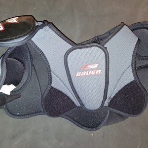 Small Senior Bauer Impact 300 Shoulder Pads (Used)