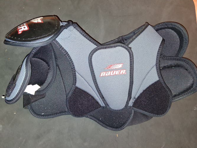 Small Senior Bauer Impact 300 Shoulder Pads (Used)