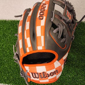 2025 Wilson RH Infield A2000 Baseball Glove 11.5" (New)