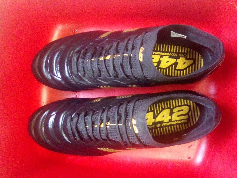 New Balance 442 V2 Elite FG - Black/Metallic Gold - 10.5