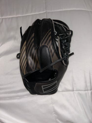 Rawlings REV1X RH Baseball Glove 11.75" (Used)