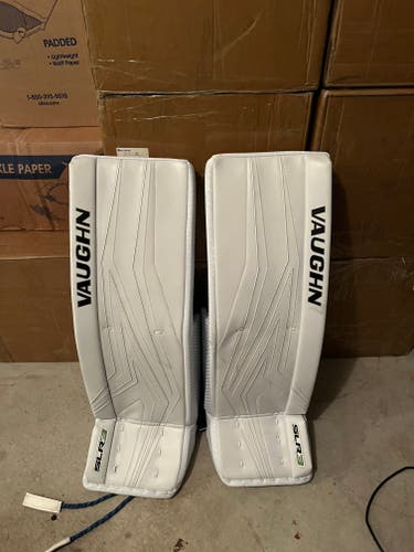 35" Vaughn SLR3 Pro Goalie Leg Pads (Used)