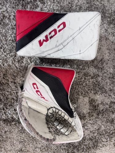 Awesome CCM Extreme Flex E6.9 Blocker and Glove set Used)
